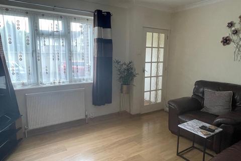3 bedroom terraced house to rent, Eastfield Road, Andover