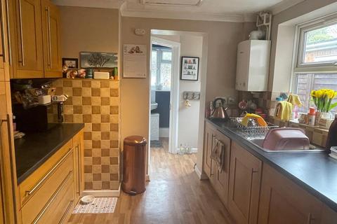 3 bedroom terraced house to rent, Eastfield Road, Andover