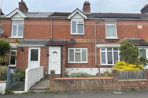 3 bedroom terraced house to rent, Eastfield Road, Andover