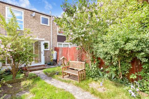 49 Farm Holt, New Ash Green, Longfield, DA3 8QB