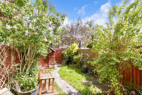 49 Farm Holt, New Ash Green, Longfield, DA3 8QB
