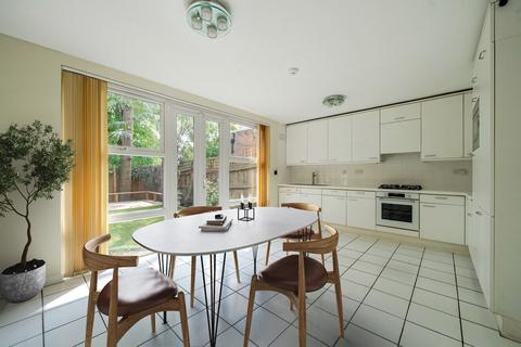 14 Tobin Close, London, NW3 3DY