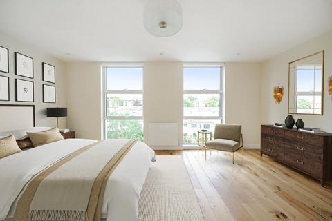 14 Tobin Close, London, NW3 3DY