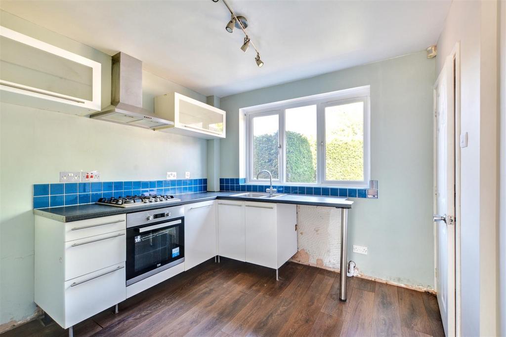 Kitchen 2.jpeg