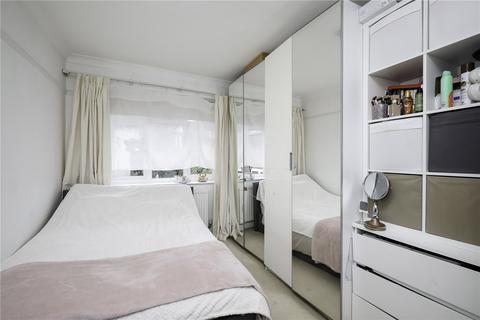 26 Sandall Close, London, W5 1JE