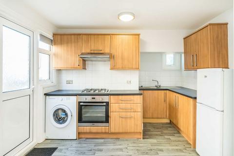 1 bedroom flat to rent, Radbourne Road, London SW12