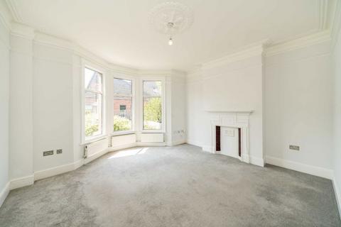 1 bedroom flat to rent, Radbourne Road, London SW12