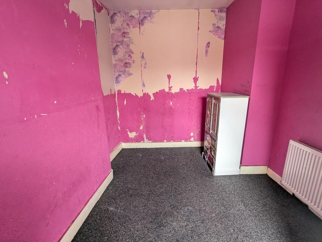 Pxl 20250508 122433440