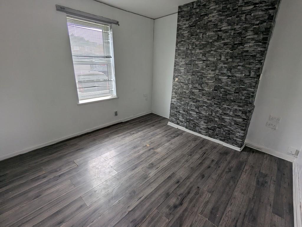 Pxl 20250508 122122943