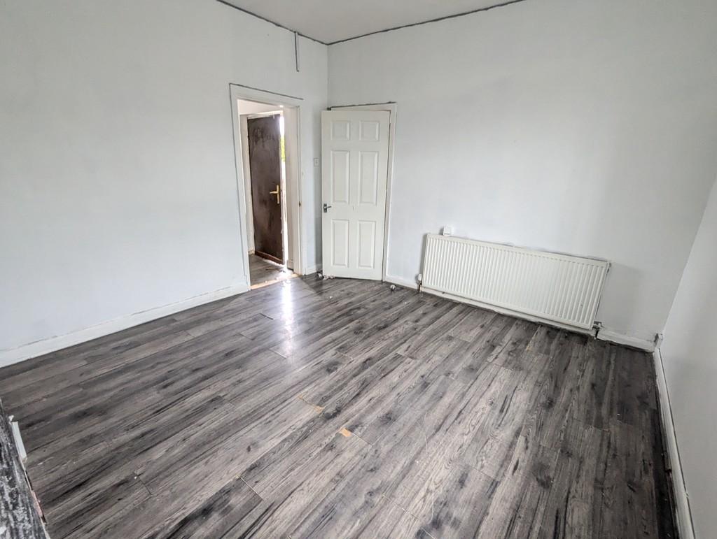 Pxl 20250508 122743955