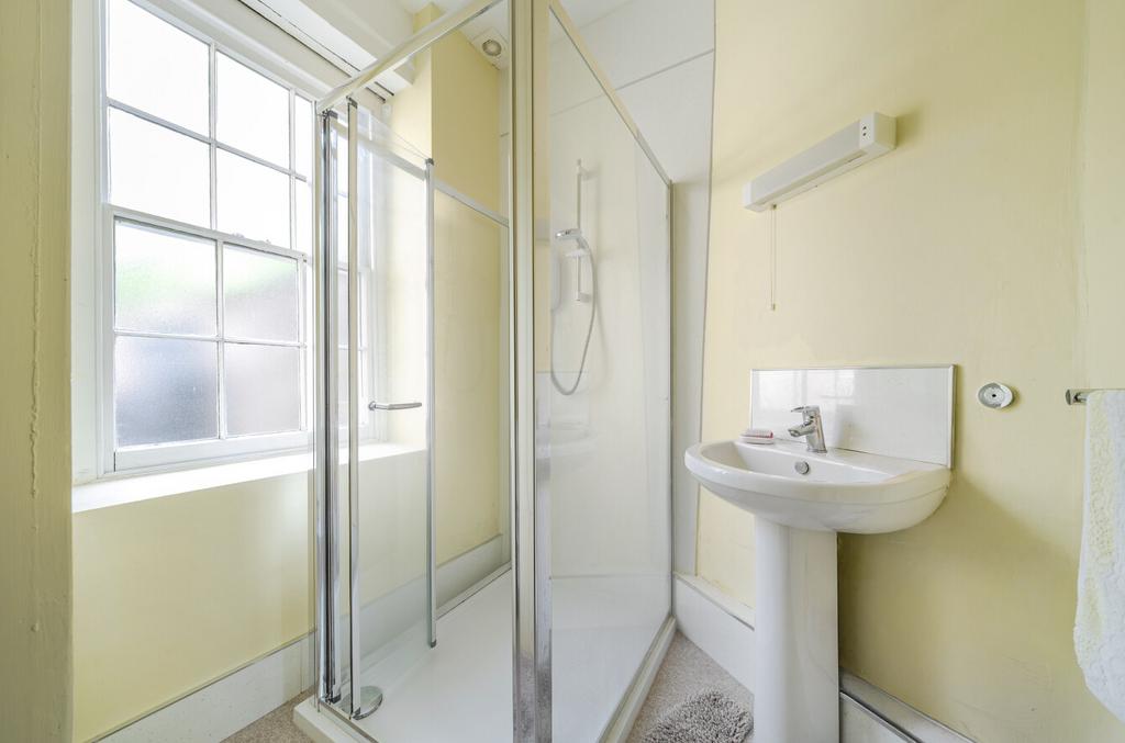 Shower room annexe
