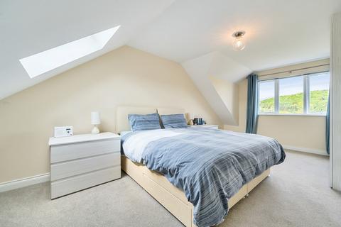 undefined, 32 Crookfield, Staveley, LA8 9QS