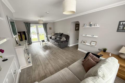 4 bedroom detached house for sale, Acacia Drive, Westbury