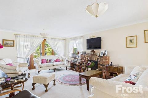 Creekside Friary Island, Wraysbury, Staines, TW19 5JS