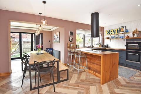 4 bedroom detached house for sale, Beckwith Road, Harrogate