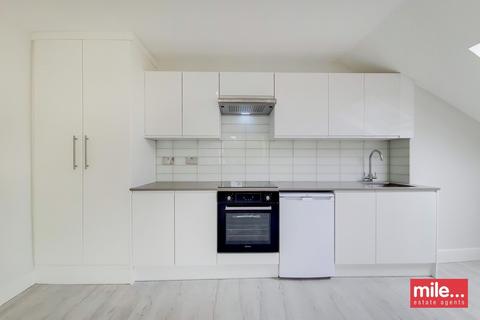 Studio to rent, North End Road, London