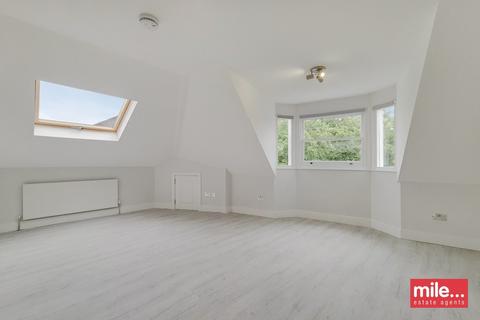 Studio to rent, North End Road, London
