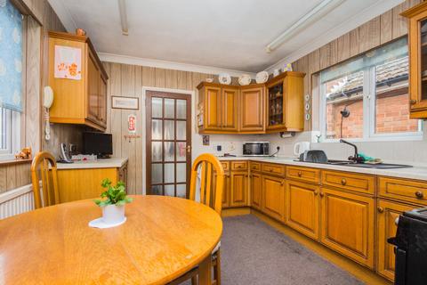 2 bedroom semi-detached bungalow for sale, Tann Road, Wellingborough NN9
