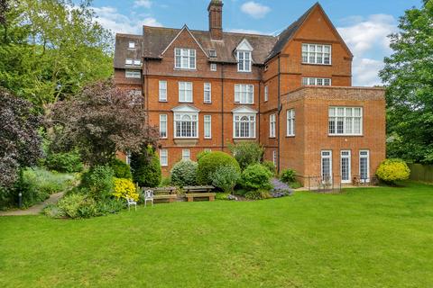 2 bedroom apartment for sale, St James Court, Bury St. Edmunds