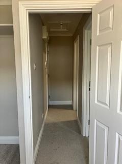 Studio to rent, Catherine Street, Rochester