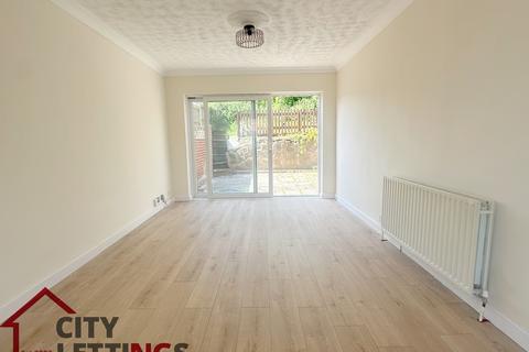 3 bedroom detached house to rent, Greenwood Crescent , Carlton