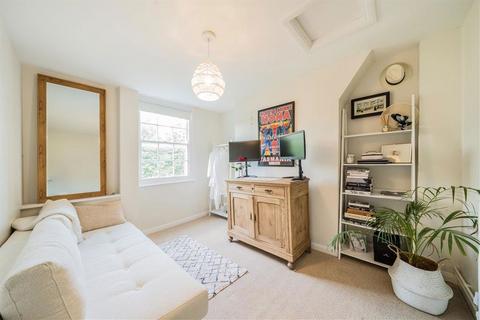 7 Arbour Square, London, E1 0SH