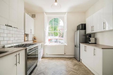 7 Arbour Square, London, E1 0SH