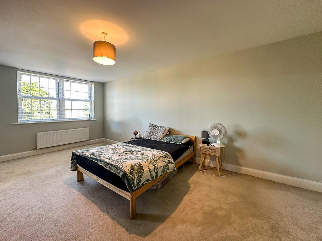 Bedroom 1 (2)
