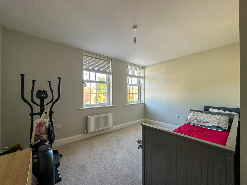 Bedroom 2 (2)