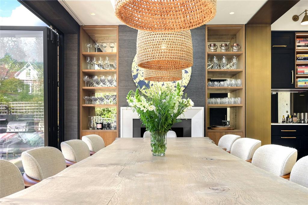 Dining/Kitchen