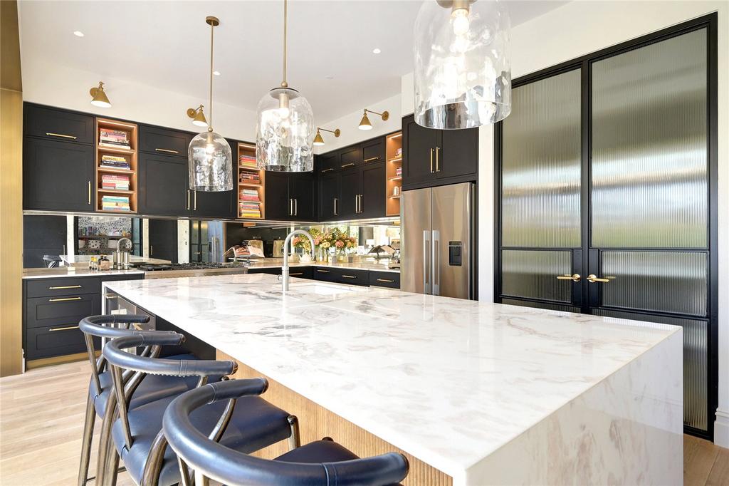 Dining/Kitchen