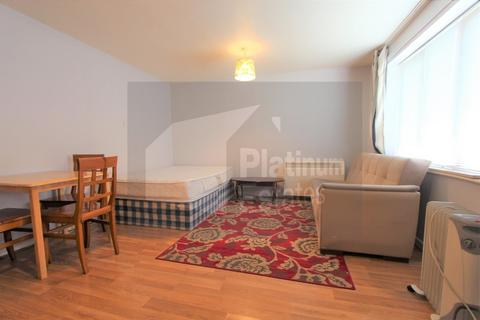undefined, Swaythling Close N18