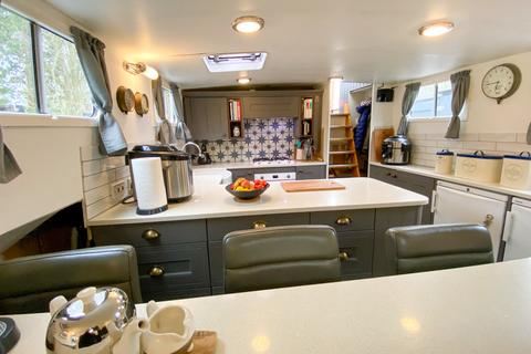 2 bedroom barn conversion for sale, Lammas Drive, Staines-upon-Thames