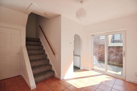 2 bedroom terraced house to rent, Phillip Street, Chester CH2