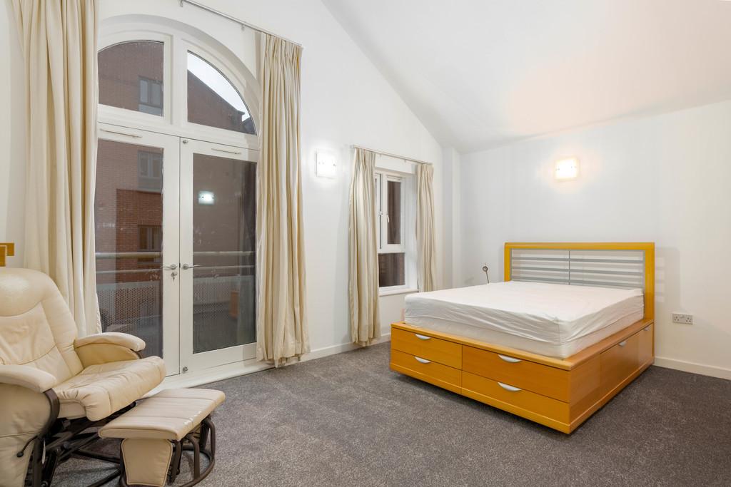 16, 1875 Bakers Court, Steam Mill Street, CH3 5 AD-