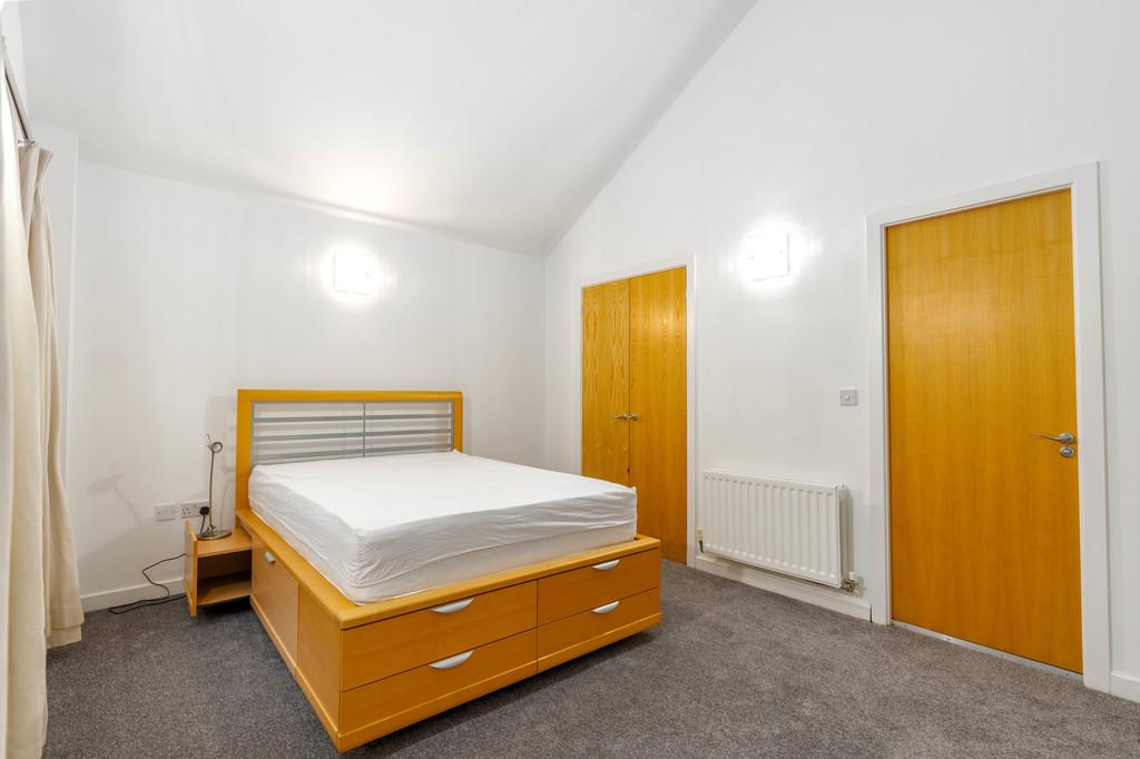 16, 1875 Bakers Court, Steam Mill Street, CH3 5 AD-