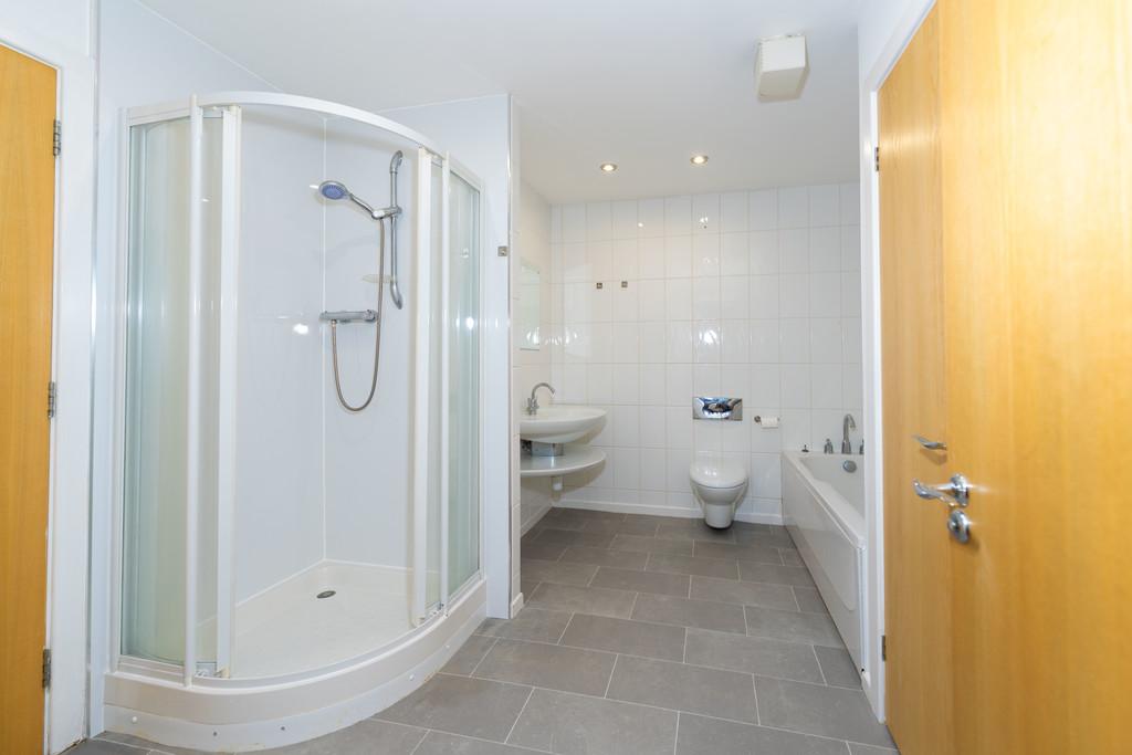 16, 1875 Bakers Court, Steam Mill Street, CH3 5 AD-