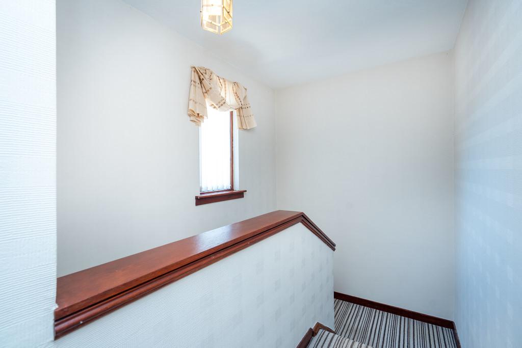 14 Polwarth Avenue, Brightons FK2 0 HL (16)