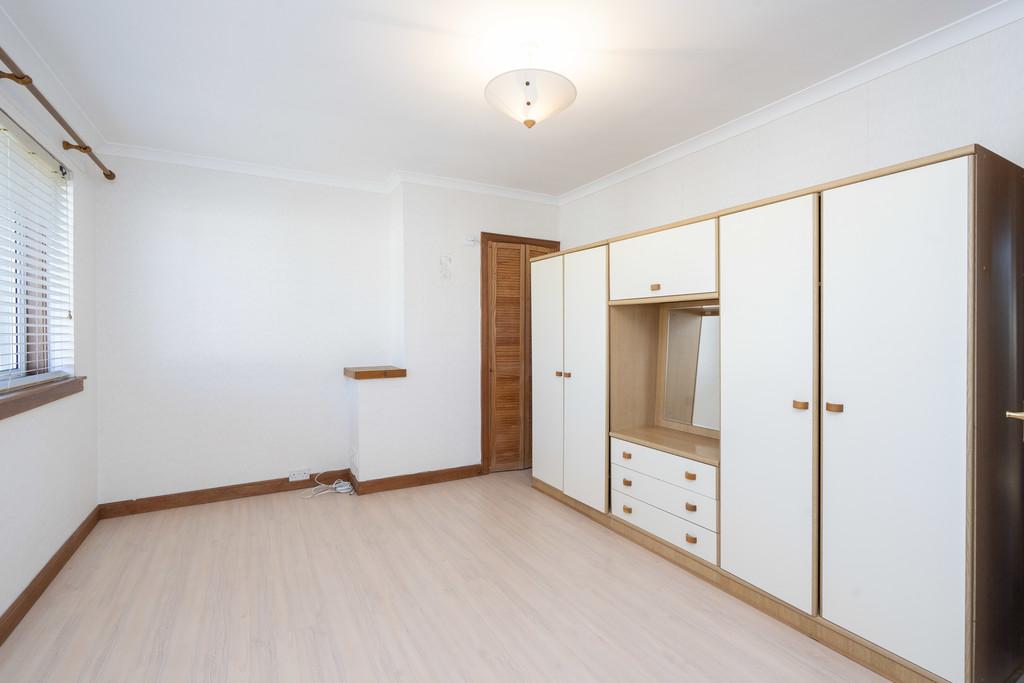 14 Polwarth Avenue, Brightons FK2 0 HL (2)
