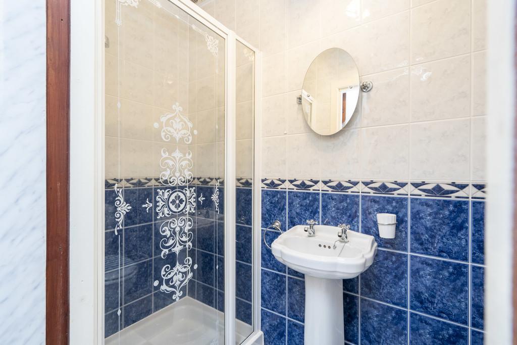 14 Polwarth Avenue, Brightons FK2 0 HL (13)