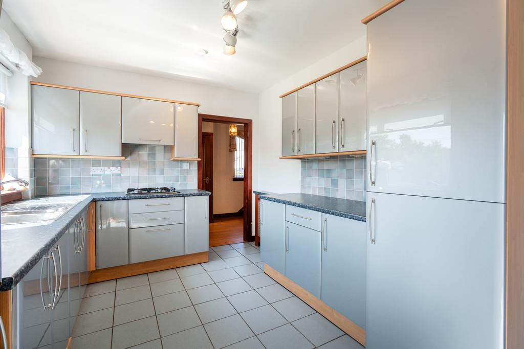 14 Polwarth Avenue, Brightons FK2 0 HL (25)