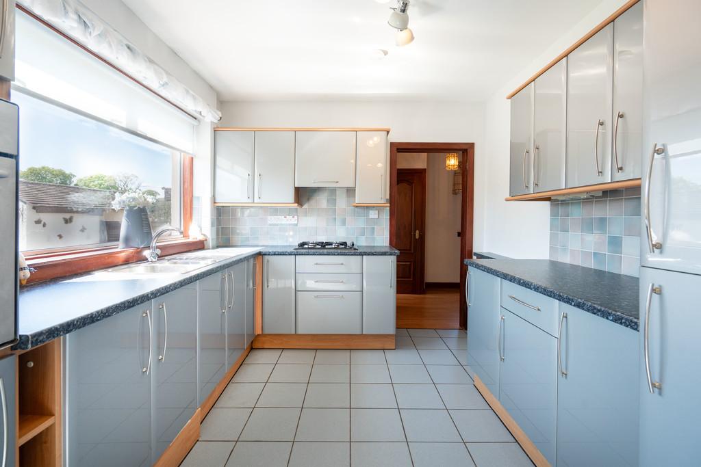 14 Polwarth Avenue, Brightons FK2 0 HL (24)