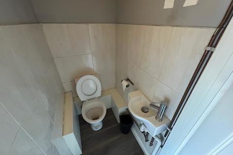 House to rent, Tolworth Rise South, Surbiton