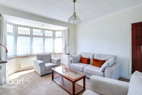 3 bedroom terraced house for sale, Laurel Crescent, Romford, RM7 0RT