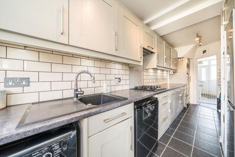 3 bedroom end of terrace house for sale, Meadway, Surbiton KT5