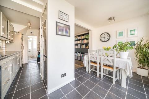 3 bedroom end of terrace house for sale, Meadway, Surbiton KT5