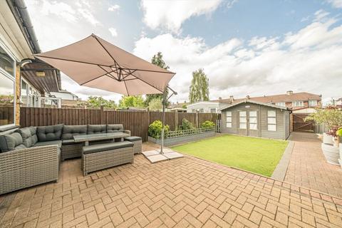 14 Meadway, Surbiton, KT5 9RG