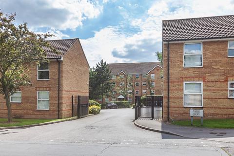 2 bedroom flat to rent, Cassis Court, Chigwell Lane, Loughton, IG10