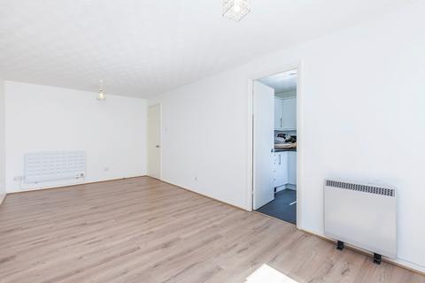 2 bedroom flat to rent, Cassis Court, Chigwell Lane, Loughton, IG10