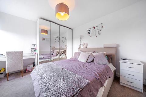 2 bedroom flat for sale, Crown Lane, Streatham, London, SW16